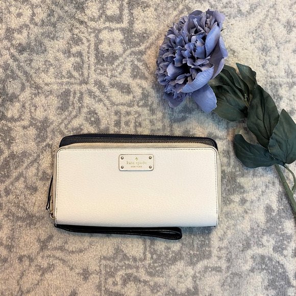 kate spade Handbags - kate spade Grove Street Anita Colorblock Wristlet